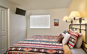2A Relaxing Redcliff Condo